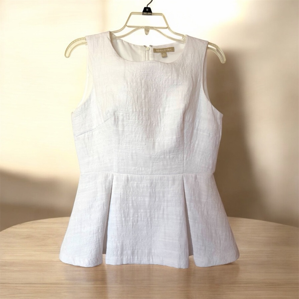 Banana Republic White Peplum Top🤍Textured, Linen like Cotton Sleeveless Lined
